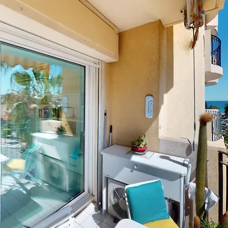 Climatise Avec Terrasse Ensoleillee, Proche Plages Et Centre, - Fr-1-196-314